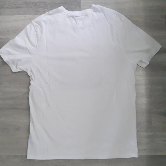 GUC Men's Guess T-shirt - Picture 2 of 4